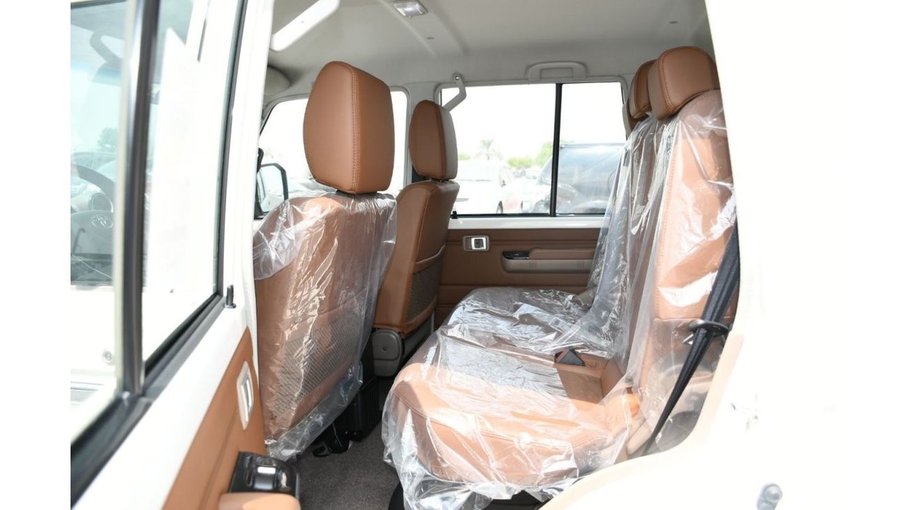 تويوتا لاند كروزر 70 LX 4.0L V6 Petrol Automatic