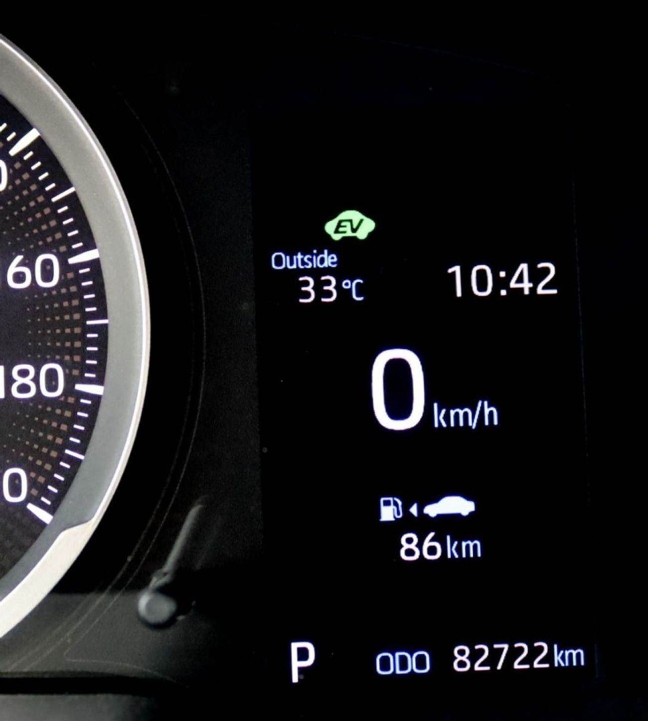 تويوتا كورولا كروس 1.8L XL (HEV) Toyota Corolla Cross Hybrid 1.8L 2022 GCC Original Paint Accident Free, excellent cond