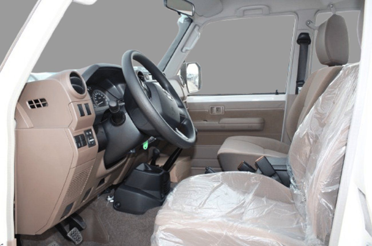 تويوتا لاند كروزر 70 TLC76 DSL ECTWFR001 - 2026 TLC76 Hardtop 5 Doors - 2.8L Diesel Manual – With Snorkel  - White with Beige Inter
