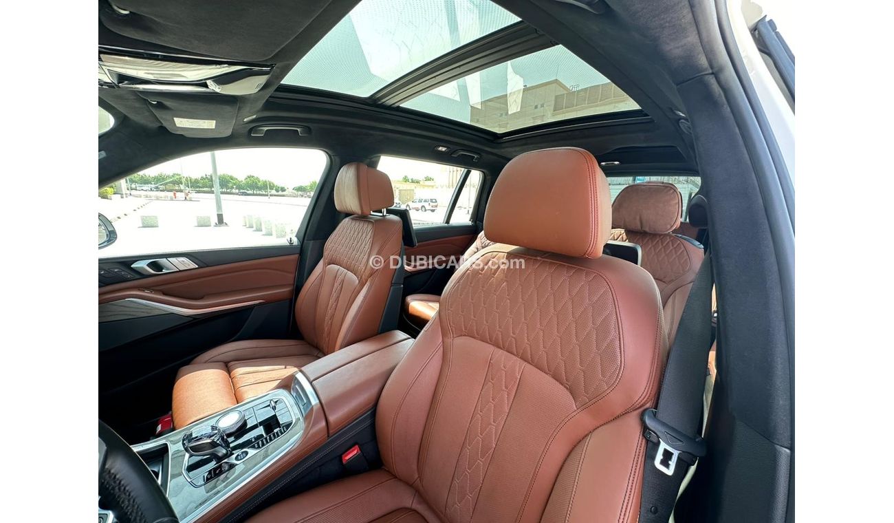 BMW X7 Bmw X7 XDrive 40i M kit Head-Up Display  Full Option Panoramic  GCC Service contract  Under warranty