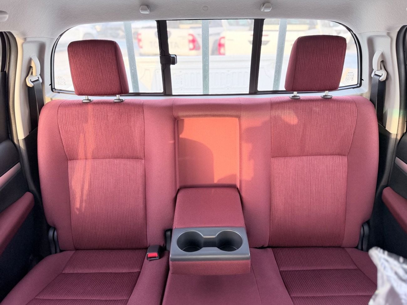 Toyota Hilux SGLX TOYOTA HILUX (GUN125) 2.4L Pick-up 4WD 4Doors