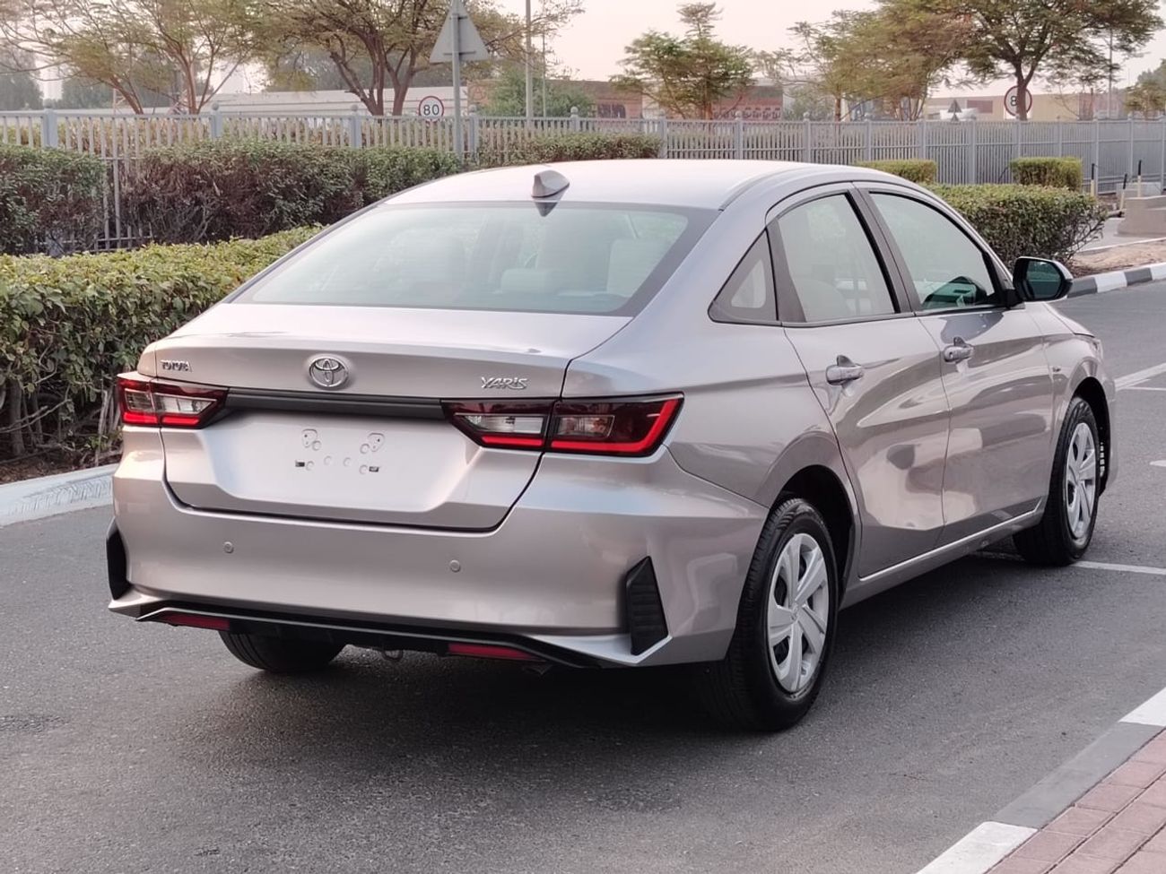 تويوتا يارس 1.5L E