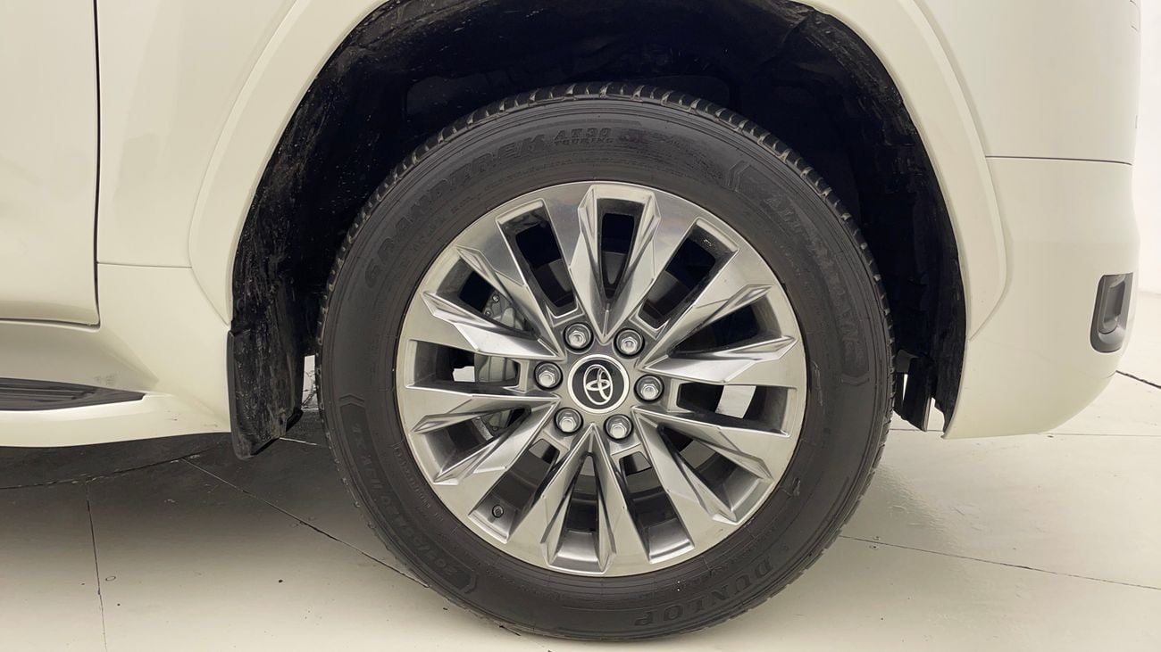 تويوتا لاند كروزر GXR 4 | بدون دفعة مقدمة | اختبار القيادة في المنزل