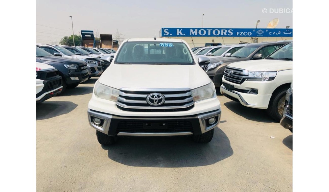 Toyota Hilux Excellent condition - exclusive deal 2016 model