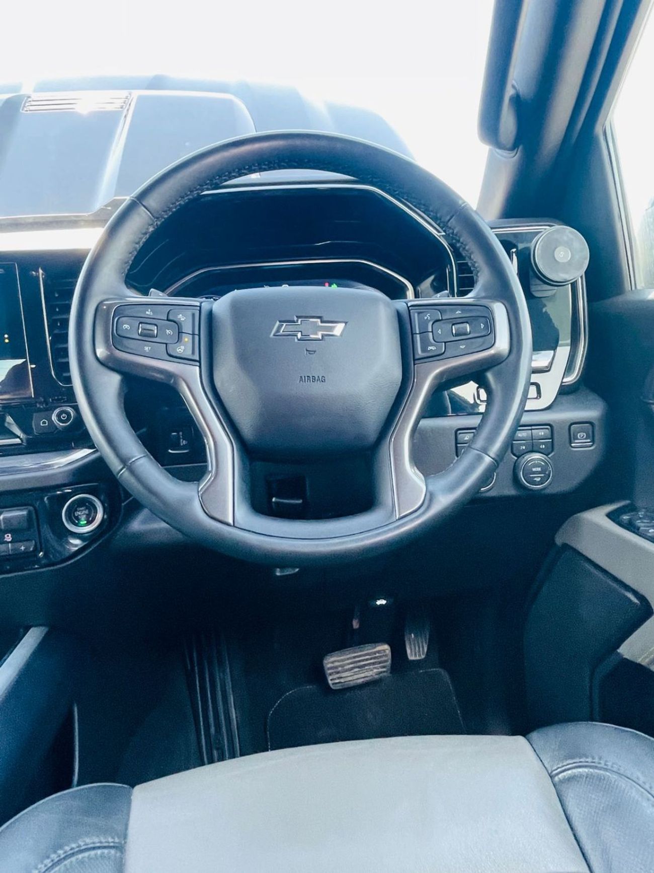 Chevrolet Silverado ZR2 Dual Cabin Pickup RHD 4WD 6.2L Eco tec3 V8 Petrol Engine Automatic 5 Seats 4 Doors