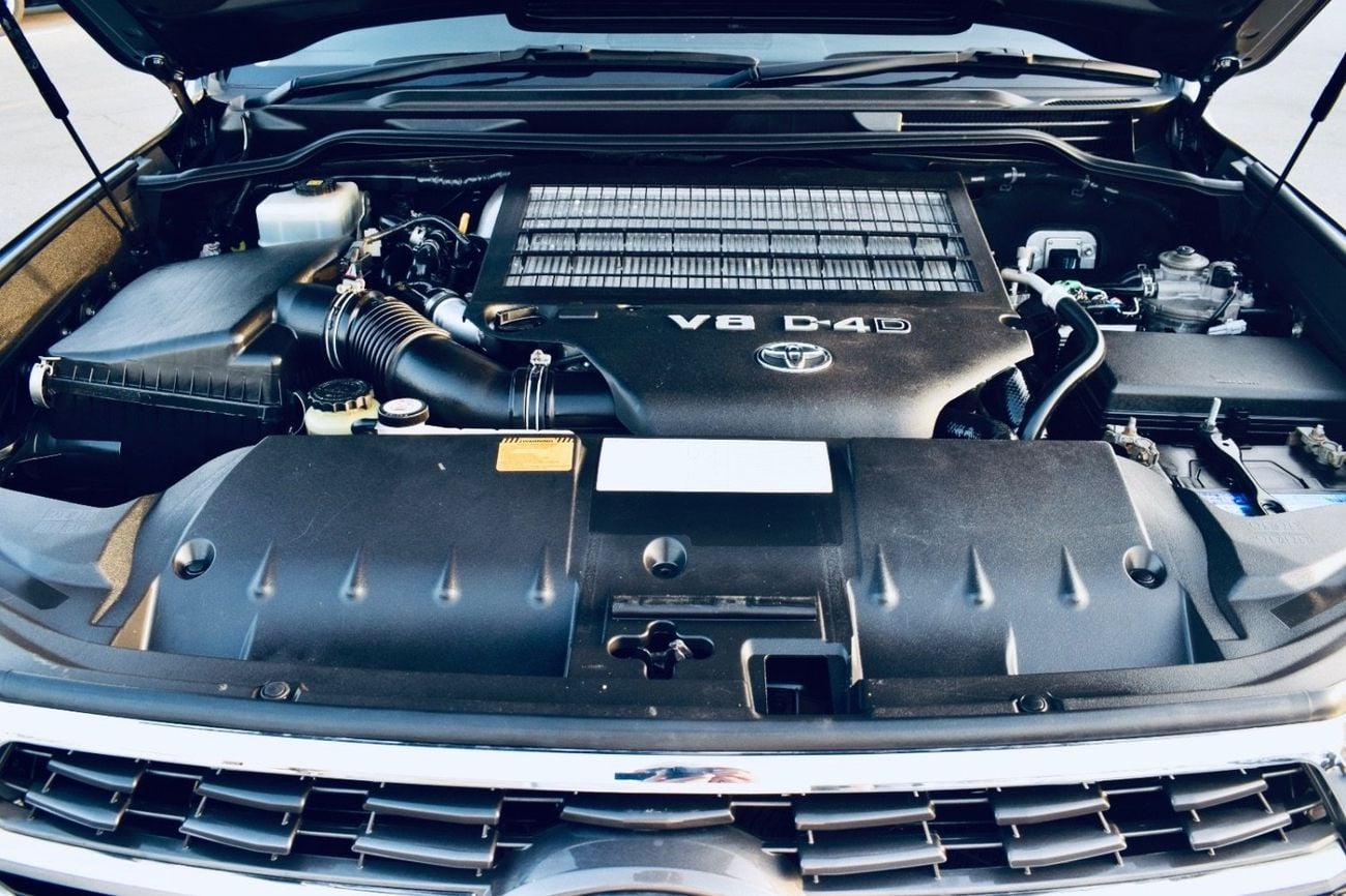 Toyota Land Cruiser VXR