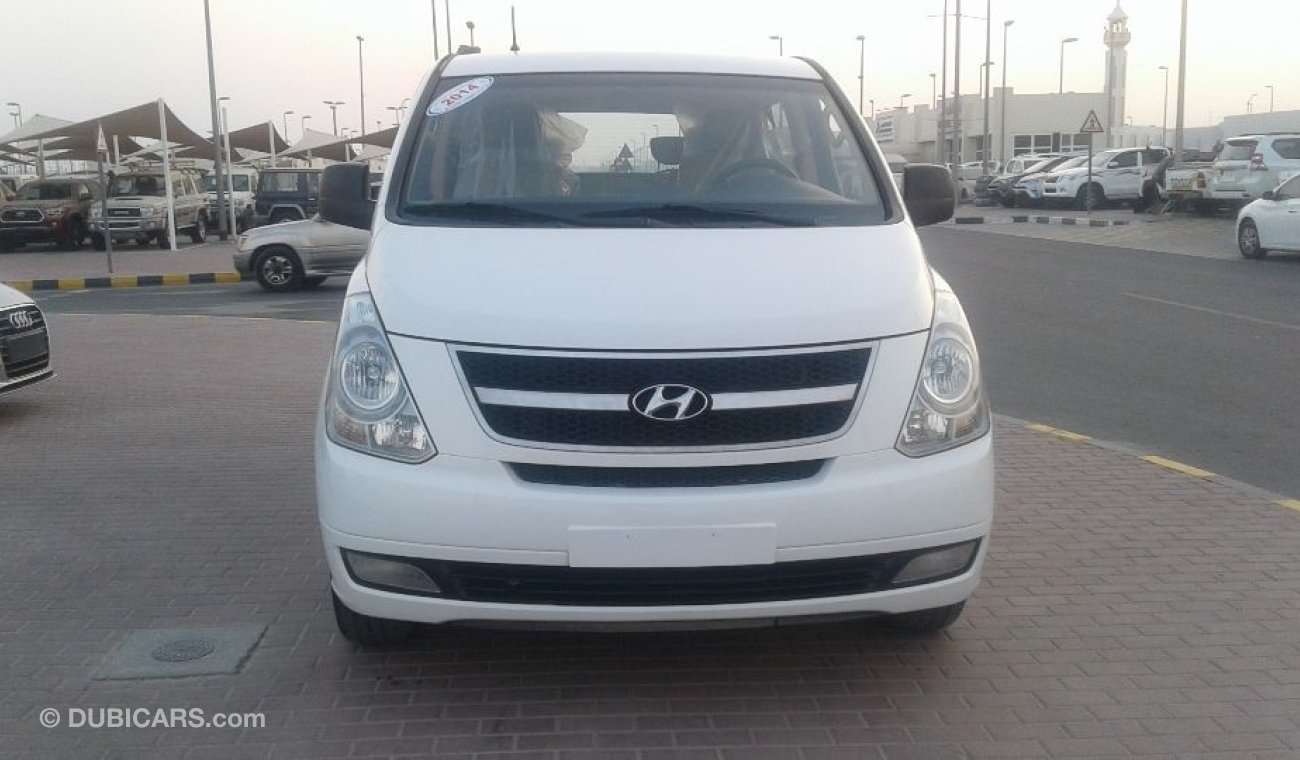 Hyundai H-1 HYUNDAI H1 WHITE KHALJJE NO PIANT NO ACCIDENT FULL OPTION