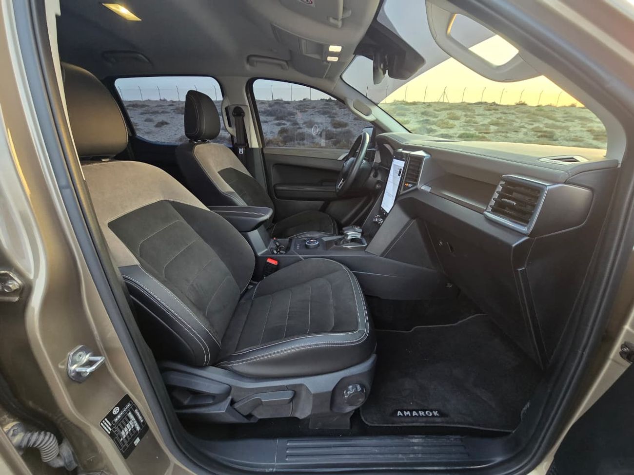 Volkswagen Amarok Highline 2.0T VOLKSWAGEN AMAROK 2023 GCC // FSH // UNDER WARRANTY // FULL OPTION // PERFECT CONDITIO