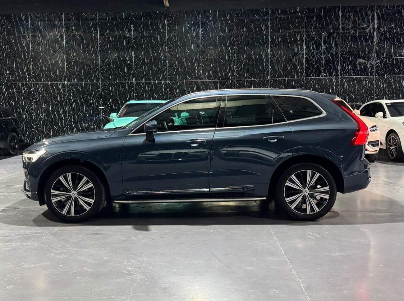 Volvo XC60 ULTIMATE BRIGHT VOLVO XC60 B5 AWD |GCC | Original paint | Al futtaim Warranty 2028