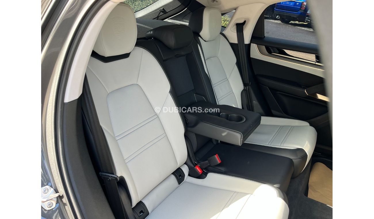 Porsche Cayenne Porsche Cayenne NEW SHAPE e-hybrid