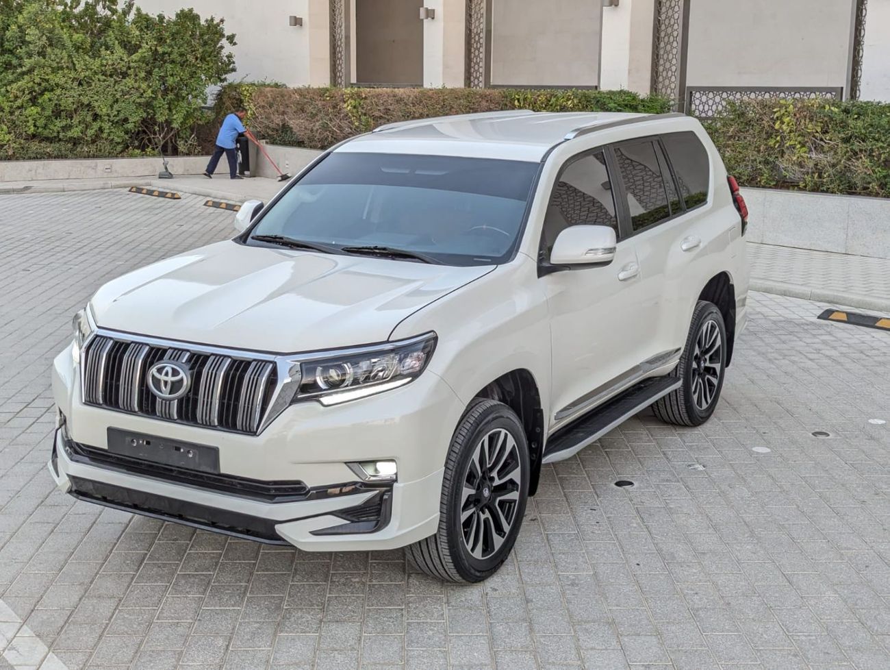 تويوتا برادو Toyota Prado 2018 diesel white LHD 7 seats automatic gear
