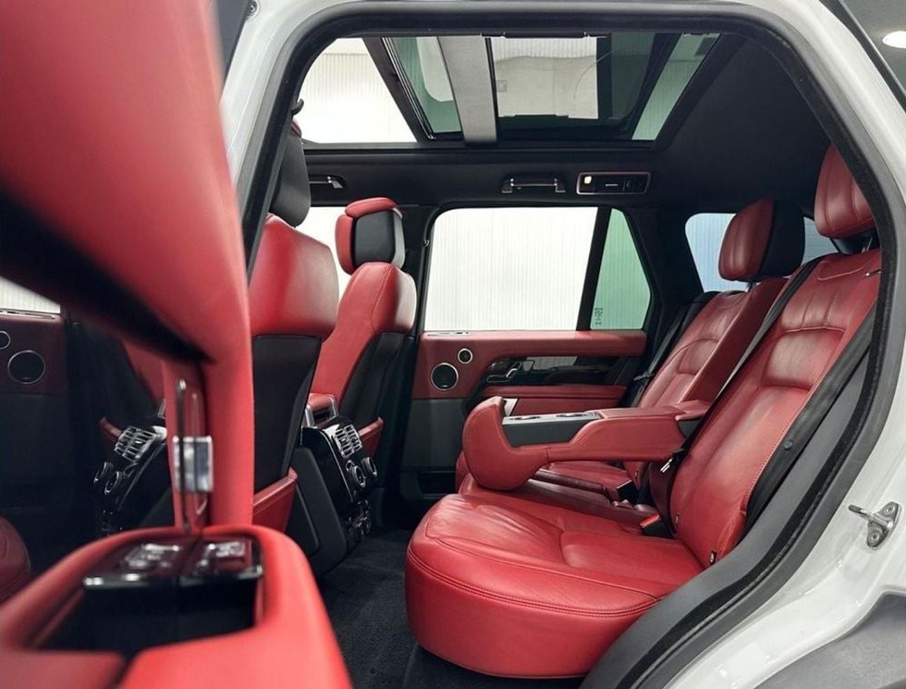 لاند روفر رينج روفر Vogue 5.0L 2019 Range Rover Vogue SE V8, 1 Year Warranty, Full Service History, GCC