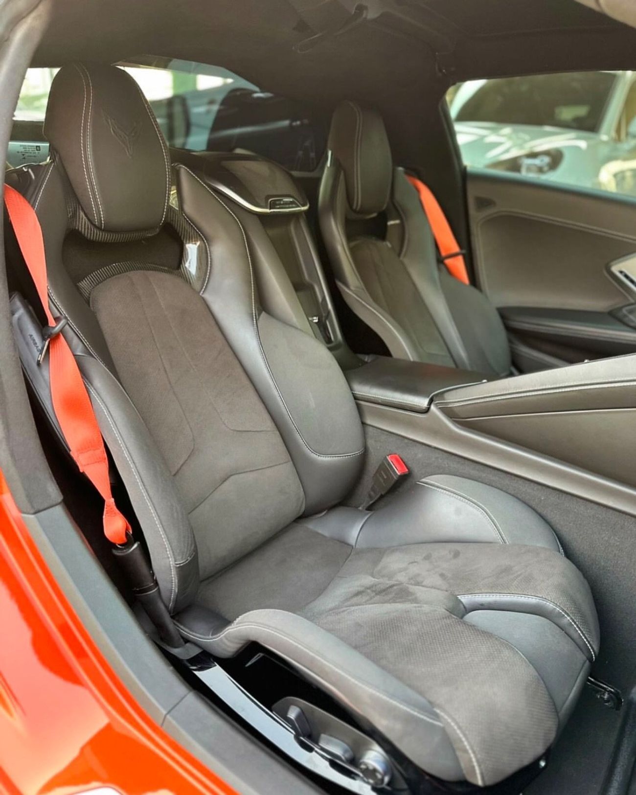 شيفروليه كورفت شفروليه كورفيت C8 3LT 2021 بحالة جدا ممتازة سيتات كومبتشن داخلية الكنتارا بالكامل لون مميز