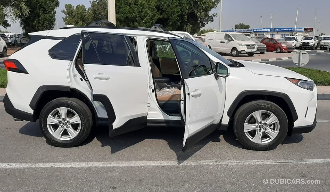 تويوتا راف ٤ TOYOTA RAV4 XLE push  start sunroof