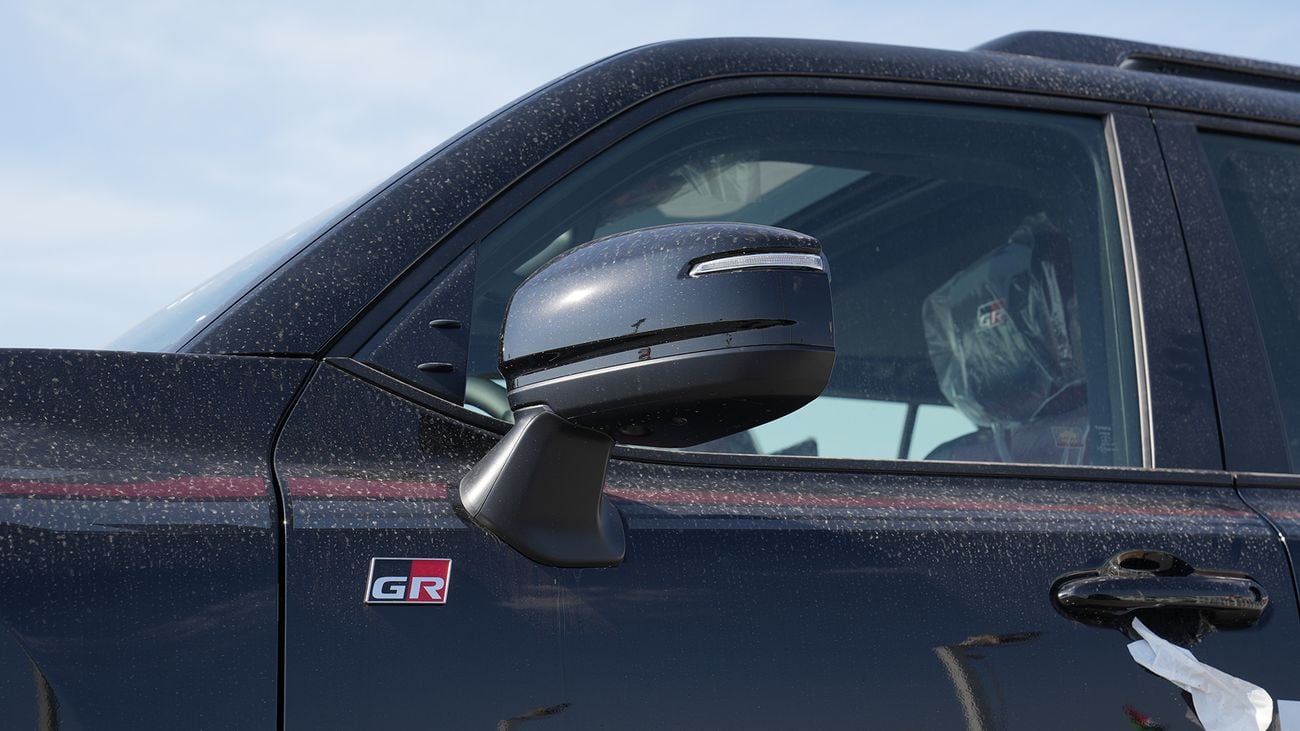 تويوتا لاند كروزر GR Sport