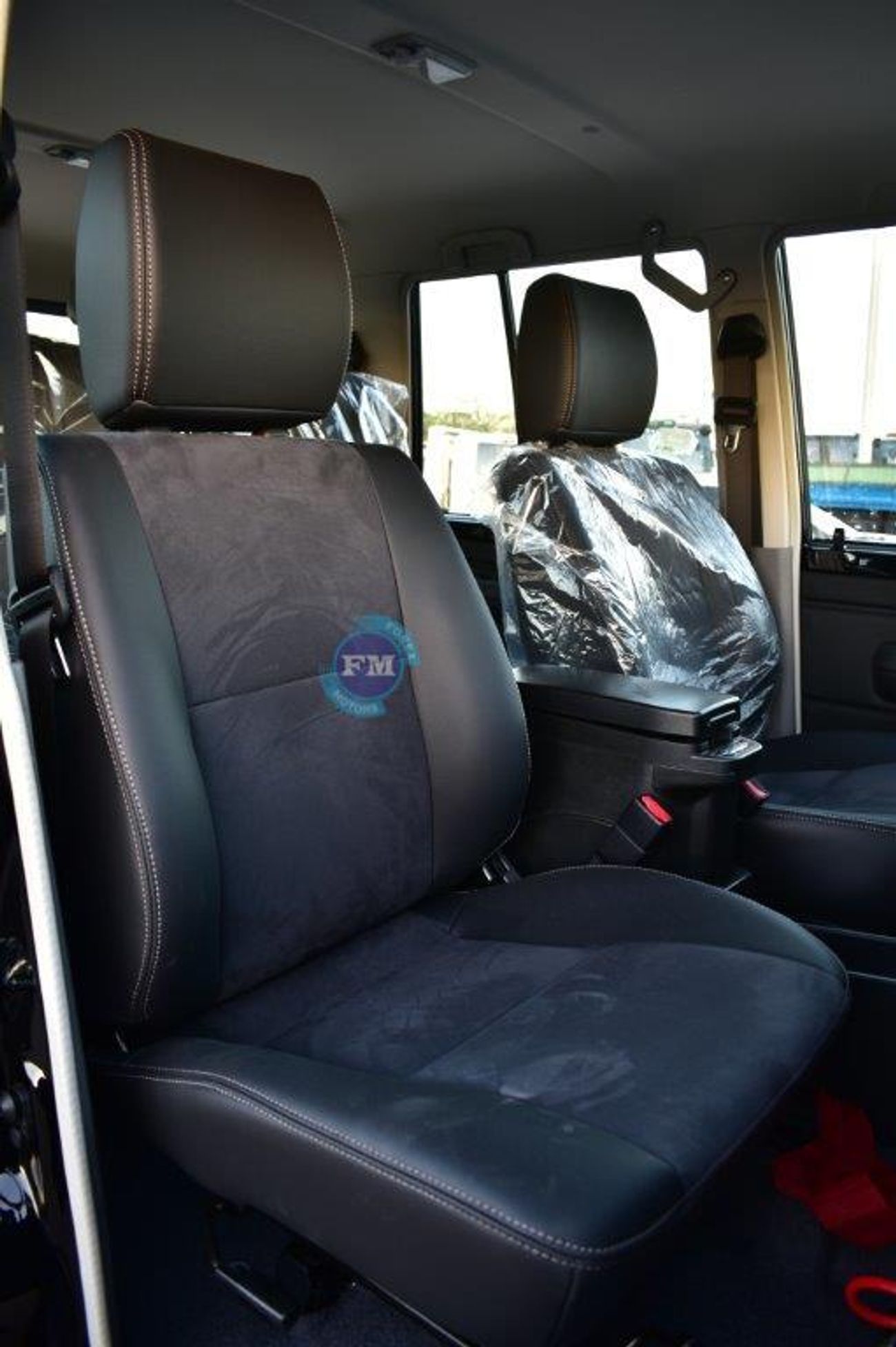 تويوتا لاند كروزر 70 76 40th Anniversary LX-Z 2.8L Diesel 4WD Automatic