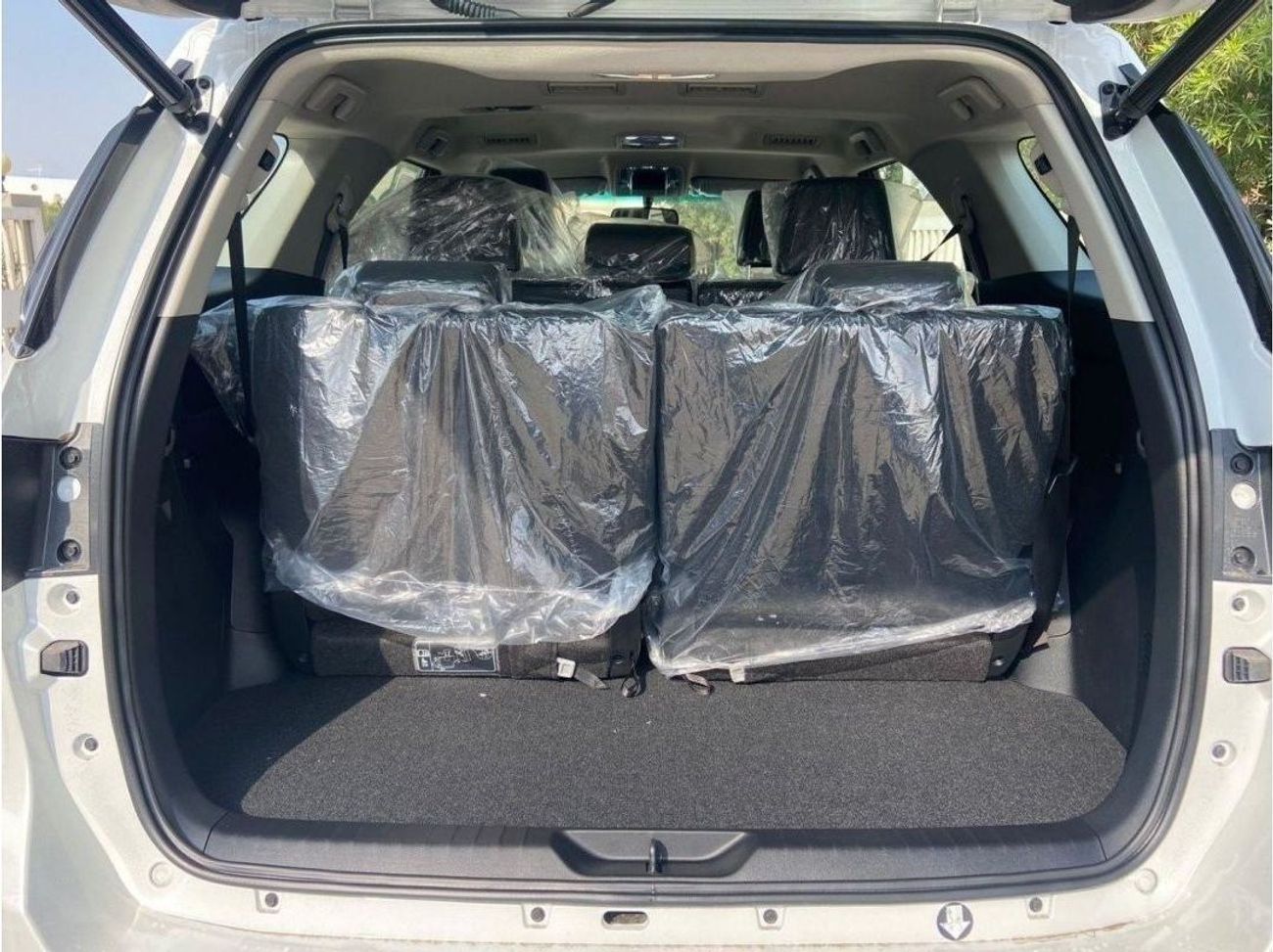 تويوتا فورتونر TOYOTA FORTUNER 4.0L 4x4 V6 HI 6 cylnders automatic