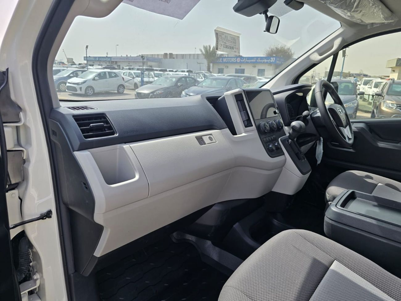 Toyota Hiace TOYOTA HIACE COMMUTER VAN RHD 2024 MODEL 2.8 L DIESEL AUTOMATIC(PM58033)