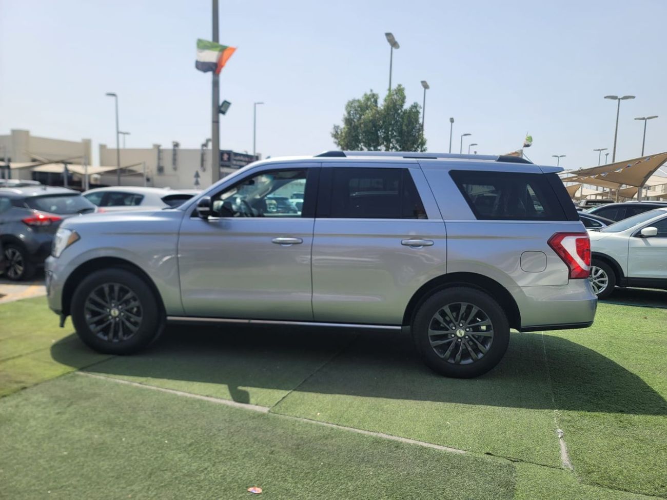 فورد إكسبيديشن XLT 3.5L (380 HP) FWD