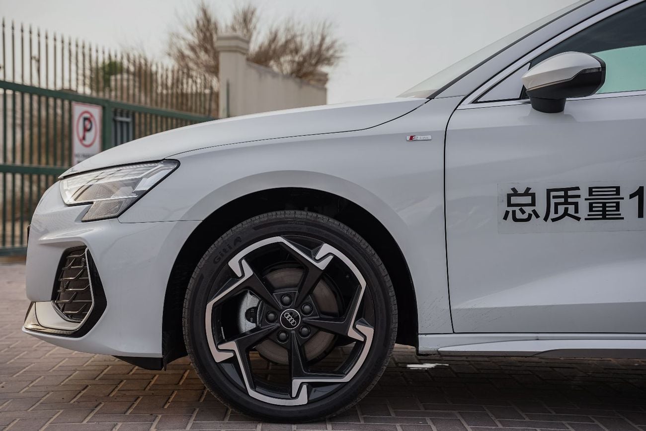 Audi A3 35 TFSI 2026 Audi A3 Sportback 35TFSI Flying Spur Premium Specifications