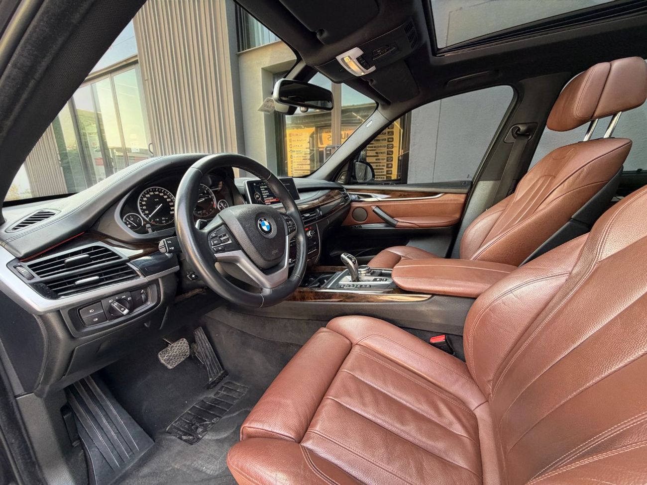 BMW X5 50i Exclusive 4.4L (7 Seater) BMW X5 XDRIVE 50i | 4.4L TWIN TURBO V8 – 450 BHP | 2014 | GCC SPECS