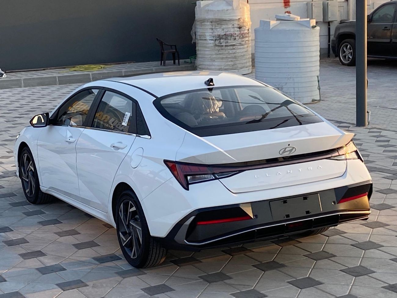 هيونداي إلانترا هيونداي النترا CN 7 LUXURY موديل: 2024 الممشي : 0  السعر : 77.000 درهم  مواصفات خليجية  فل اوبشن  4