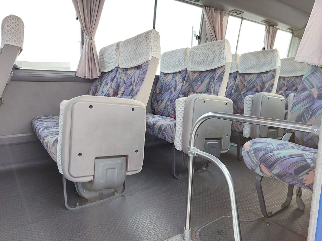 نيسان سيفيليان NISSAN CIVILIAN BUS RHD 2002 MODEL 4.1 L DIESEL MANUAL(PM10244)