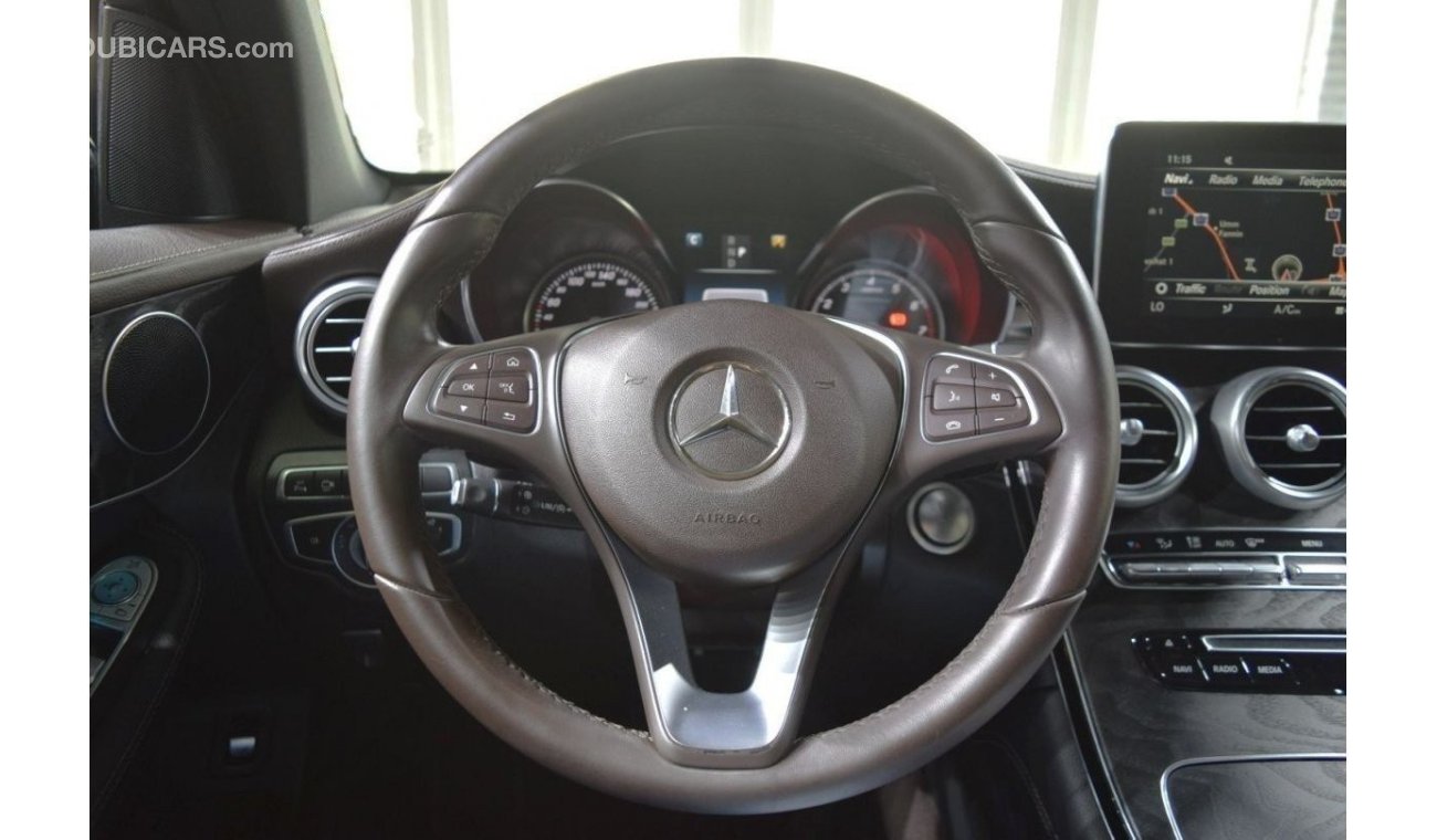 Mercedes-Benz GLC 250 صبغ وكاله Only 18,000kms | GLC 250 | GCC Specs | AMG - Single Owner | Original Paint |