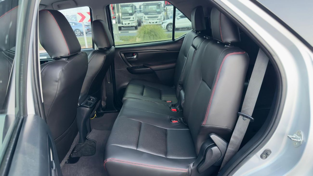 تويوتا فورتونر PREMIUM FEATURES | 2.8L DIESEL ENGINE | AUTOMATIC TRANSMISISON | 2020