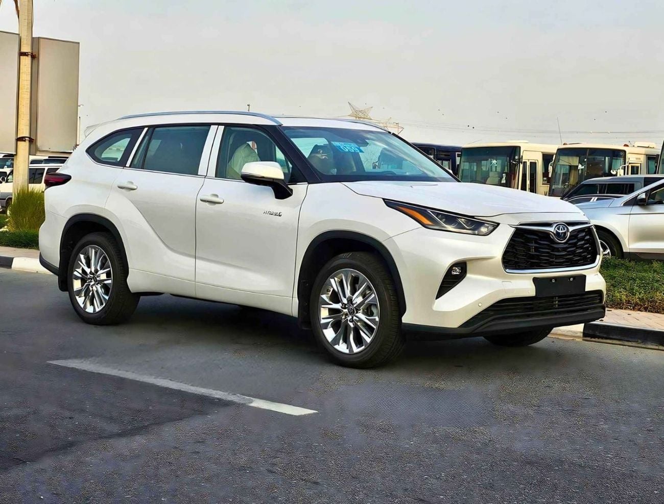 Toyota Highlander LIMITED HYBRID || 2.5L V4 HEV | RADAR | PANORAMIC ROOF | HEADS UP DISPLAY (CODE # HLTDO)