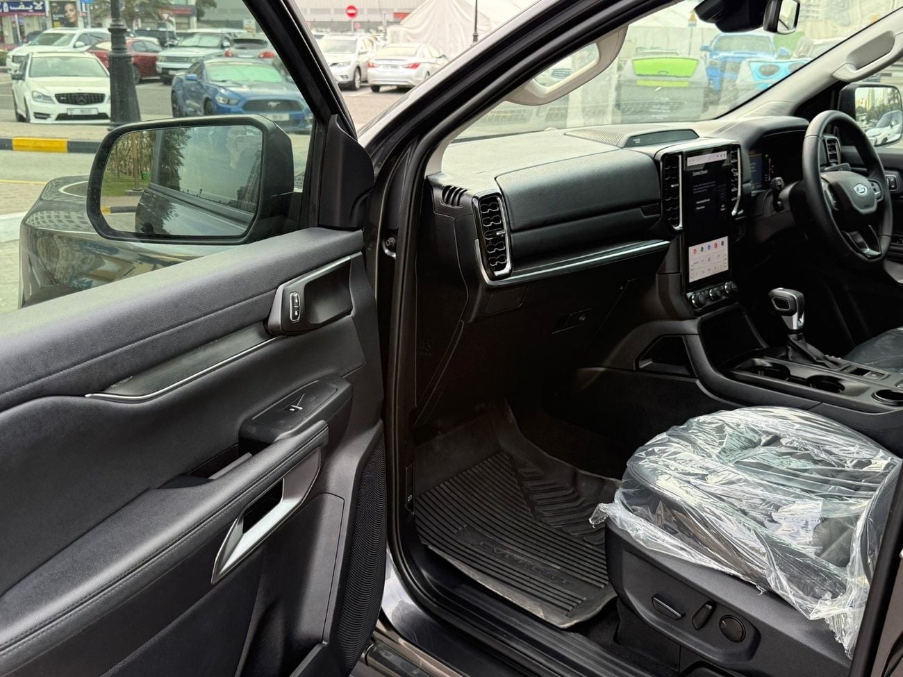 Ford Everest Sport 2.L Bi-Turbo Right Hand Drive