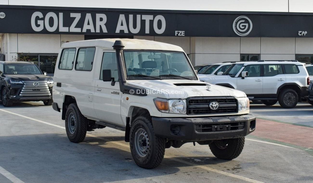 Toyota Land Cruiser 70 LC78 - 4.5l - Manual - New Shape - 13 Seater - Central Lock - Automatic Windows - 4wd