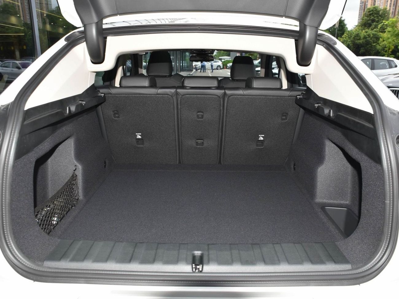 بي أم دبليو X2 BMW 225L / Chinese / white / 0km / 204 hp