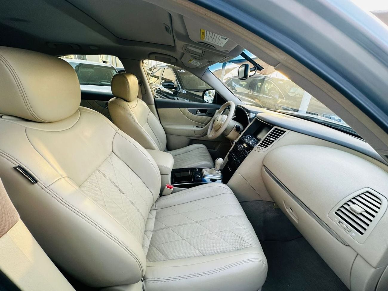 إنفينيتي QX70