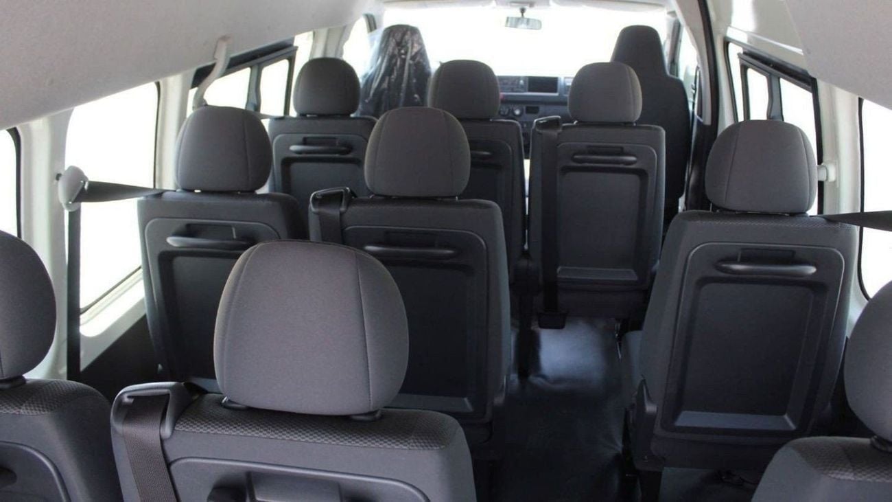 Toyota Hiace DLS - STD ROOF Toyota Hiace 2.5L High Roof Diesel old ship 2025