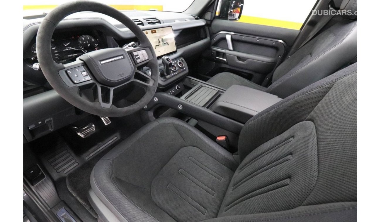 لاند روفر ديفيندر Land Rover Defender V8 2023 GCC under Agency Warranty with Flexible Down-Payment