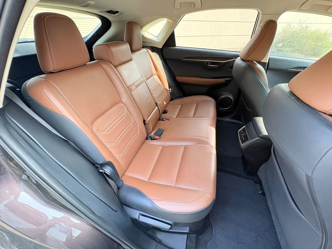 لكزس NX200t بلاتينيوم