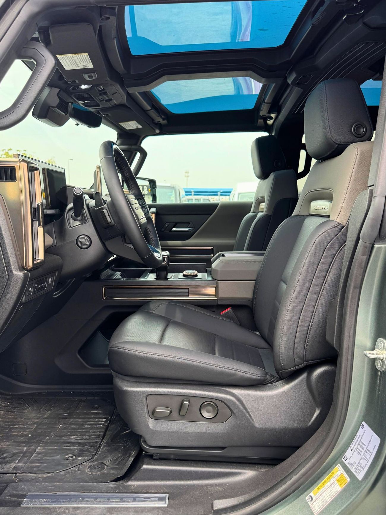 GMC Hummer EV FIRST EDITION  1.5L / ELECTRIC / 360* CAMERA / PANORAMIC ROOF (CODE # 69055)