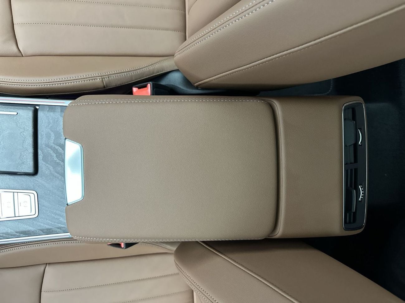 Audi A4 Sedan Advanced 40 TFSI 190hp Progress (Ref# 006806)