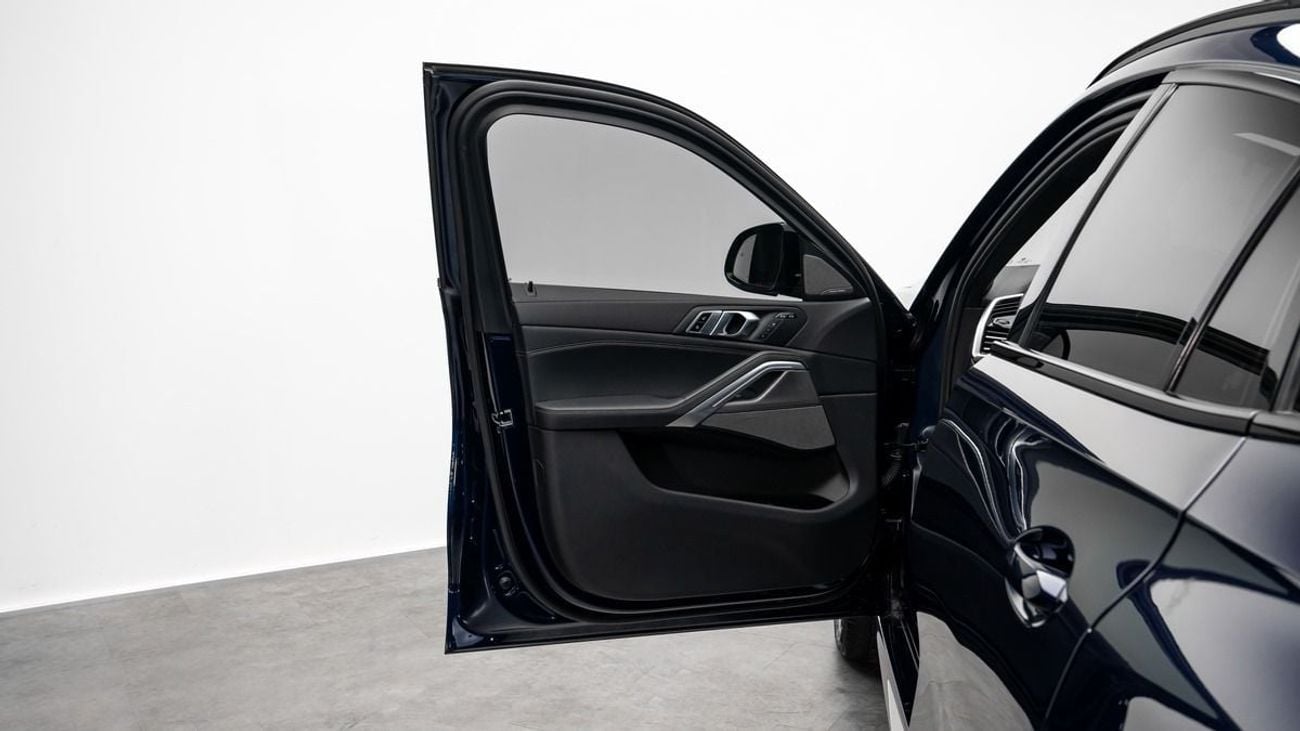 BMW X6 XDrive40i - 2023 - GCC Specs - Under Warranty and Service Contract