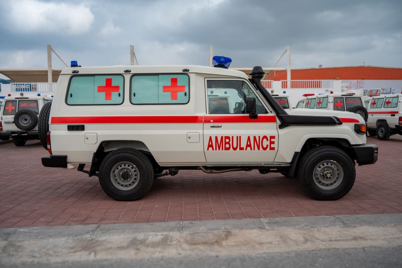 تويوتا لاند كروزر 70 LC 78 | Manual Transmission | 4.2L Diesel | 3 door | Basic Life Support Ambulance