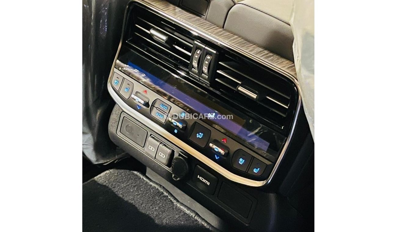 Toyota Land Cruiser VXR BLACK/RED