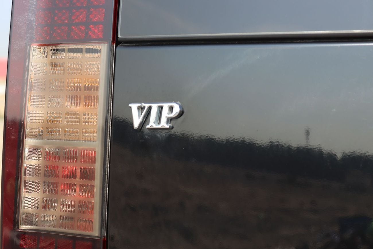 Hyundai Staria 3.5L Comfort (9 Seater) Hyundai Starea - 2023 - GCC - Accident-Free - 3.5L  - 9 Seats - Low Mileage