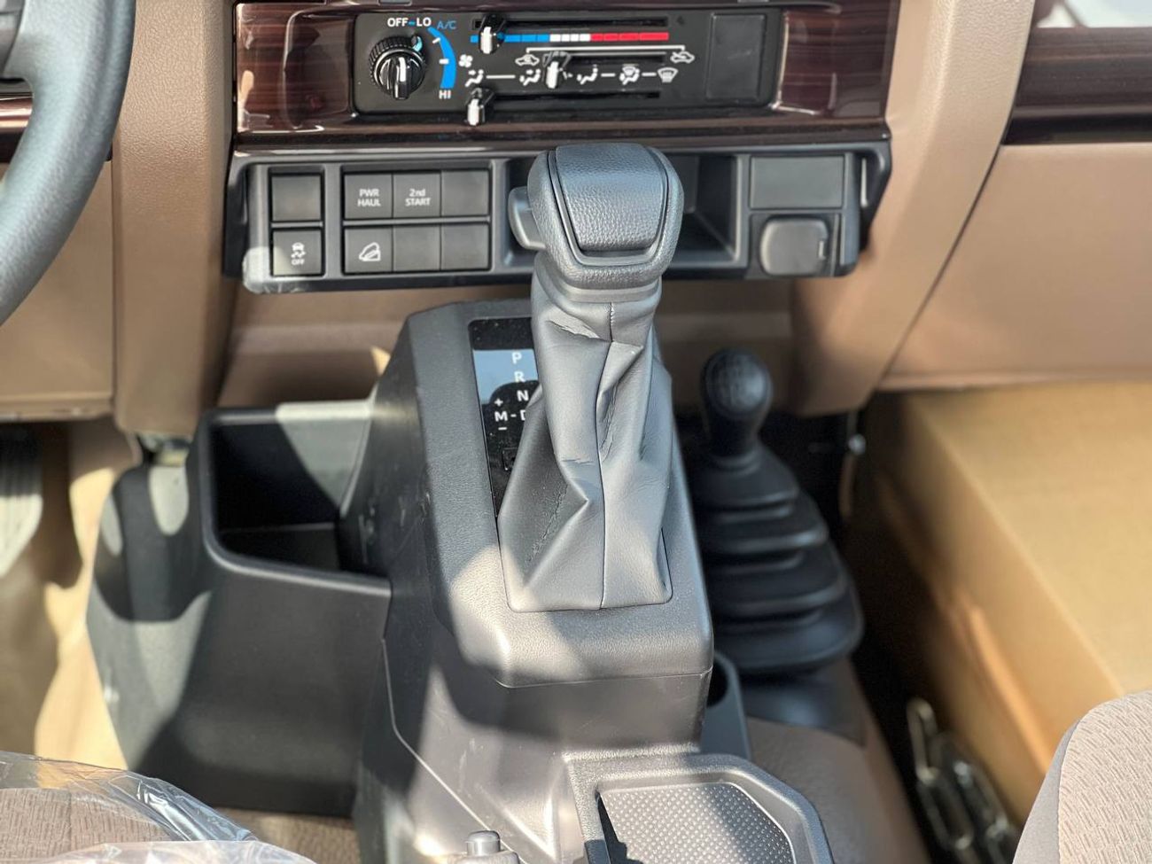 Toyota Land Cruiser Pick Up D/C LC79 4.0L PTR A/T // 2025 // STD With Diff Lock , Power Windows // Special Offer // By Formula A