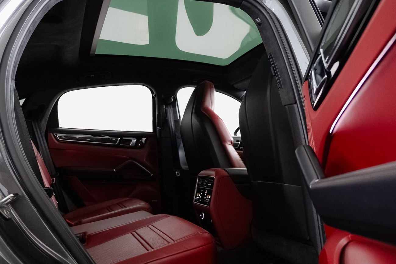 بورش كايان GTS Coupe