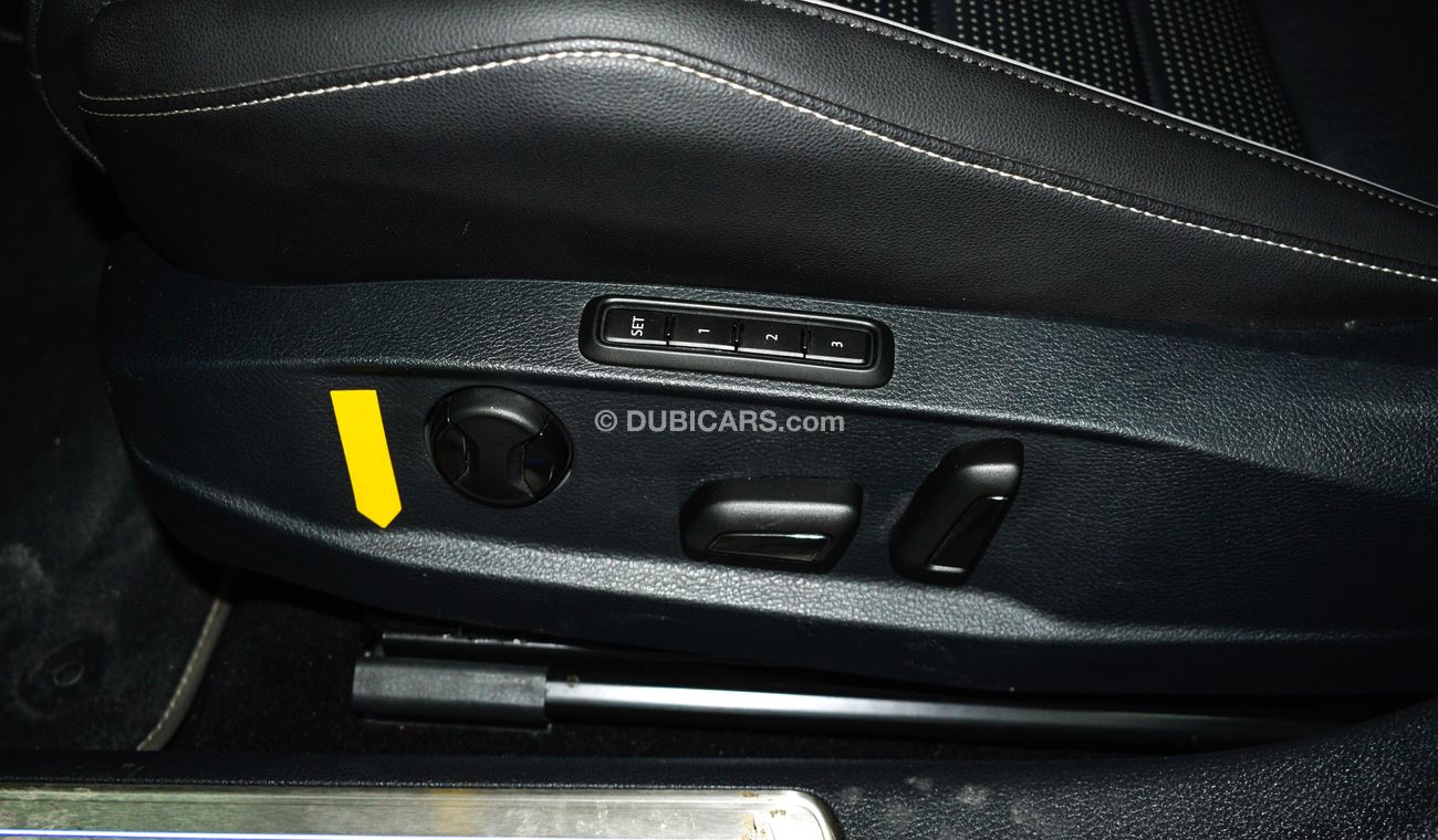 Volkswagen Golf R