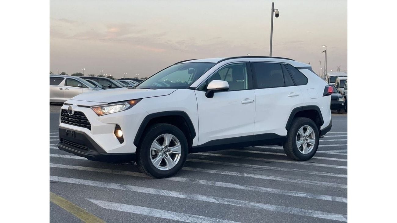تويوتا راف ٤ 2021 Toyota Rav4 XLE 2.5L V4 Push Start Electric Seat -  UAE PASS