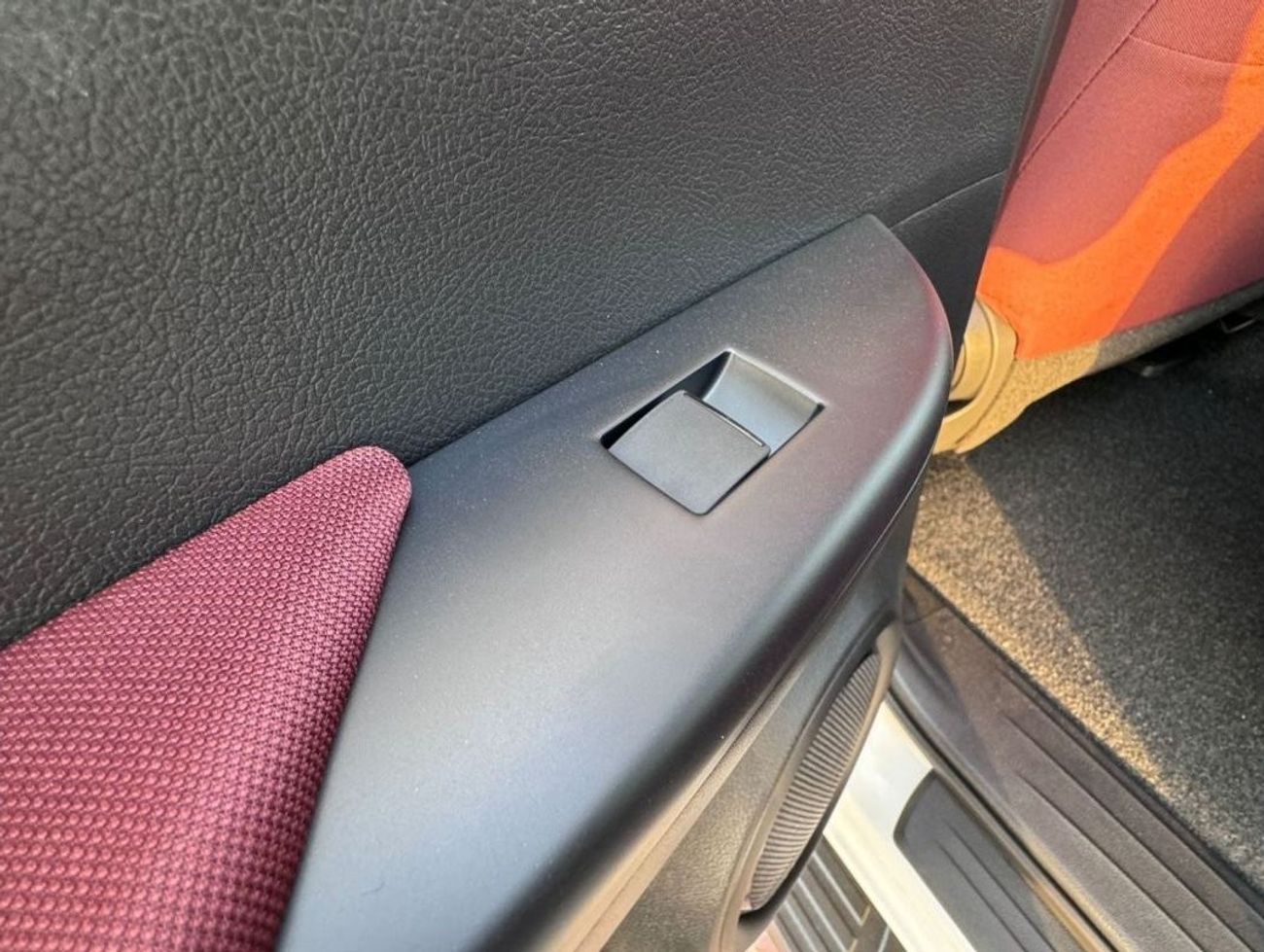 تويوتا هيلوكس Toyota Hilux 4x4 LZ  / AT