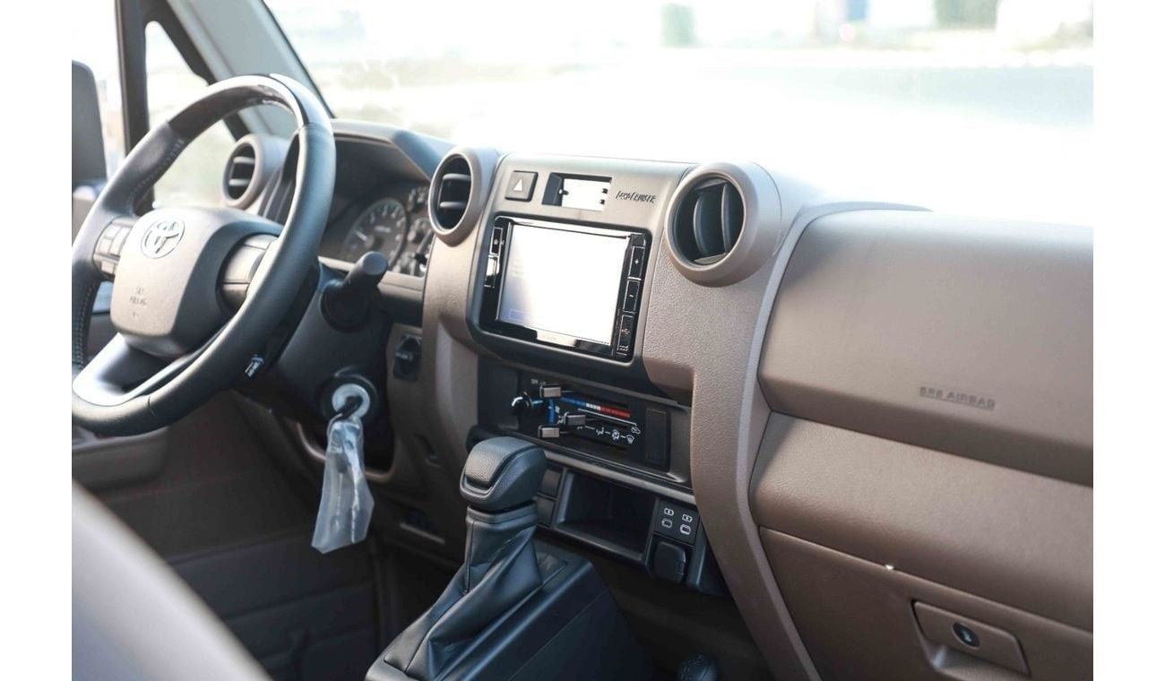 Toyota Land Cruiser Pick Up 2024 Toyota LC79 Single Cab 4.0 - SILVER inside BEIGE | Export Only