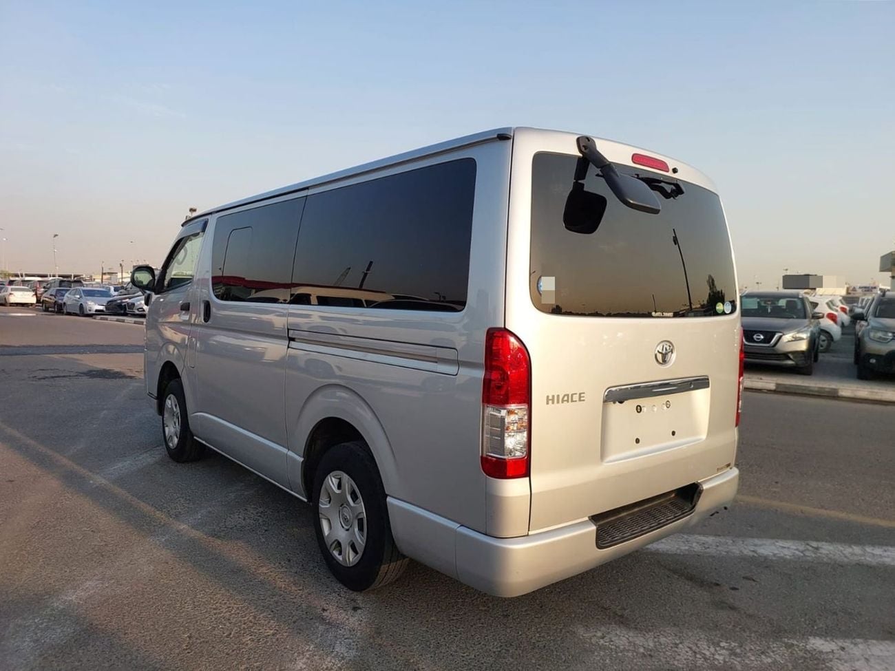 تويوتا هاياس DLS - STD ROOF TOYOTA HIACE VAN RHD 2019 MODEL 2.8 L DIESEL AUTOMATIC(PM22503)